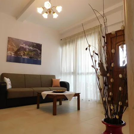 Gemuetliches Steinhaus Im Herzen Vom Malerischen Dorf Agios Nikolaos (Chalkidiki)