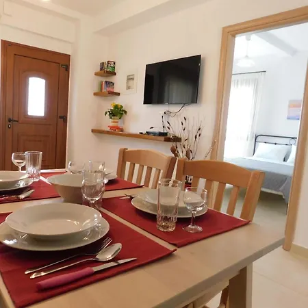 Apartment Gemuetliches Steinhaus Im Herzen Vom Malerischen Dorf Agios Nikolaos (Chalkidiki)