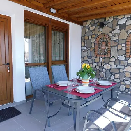 Gemuetliches Steinhaus Im Herzen Vom Malerischen Dorf Apartment *